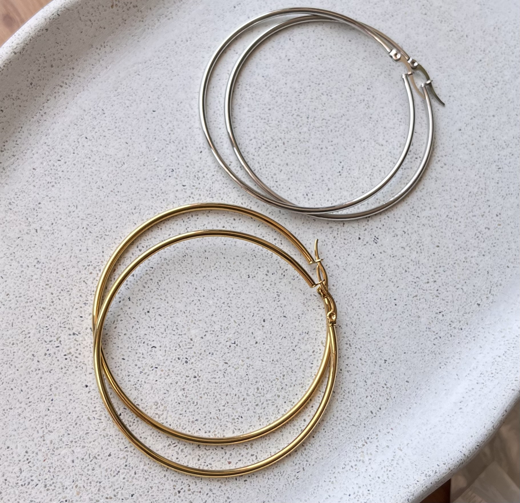 گوشواره حلقه ای بزرگ قطر 6 طلایی و نقره‌ای