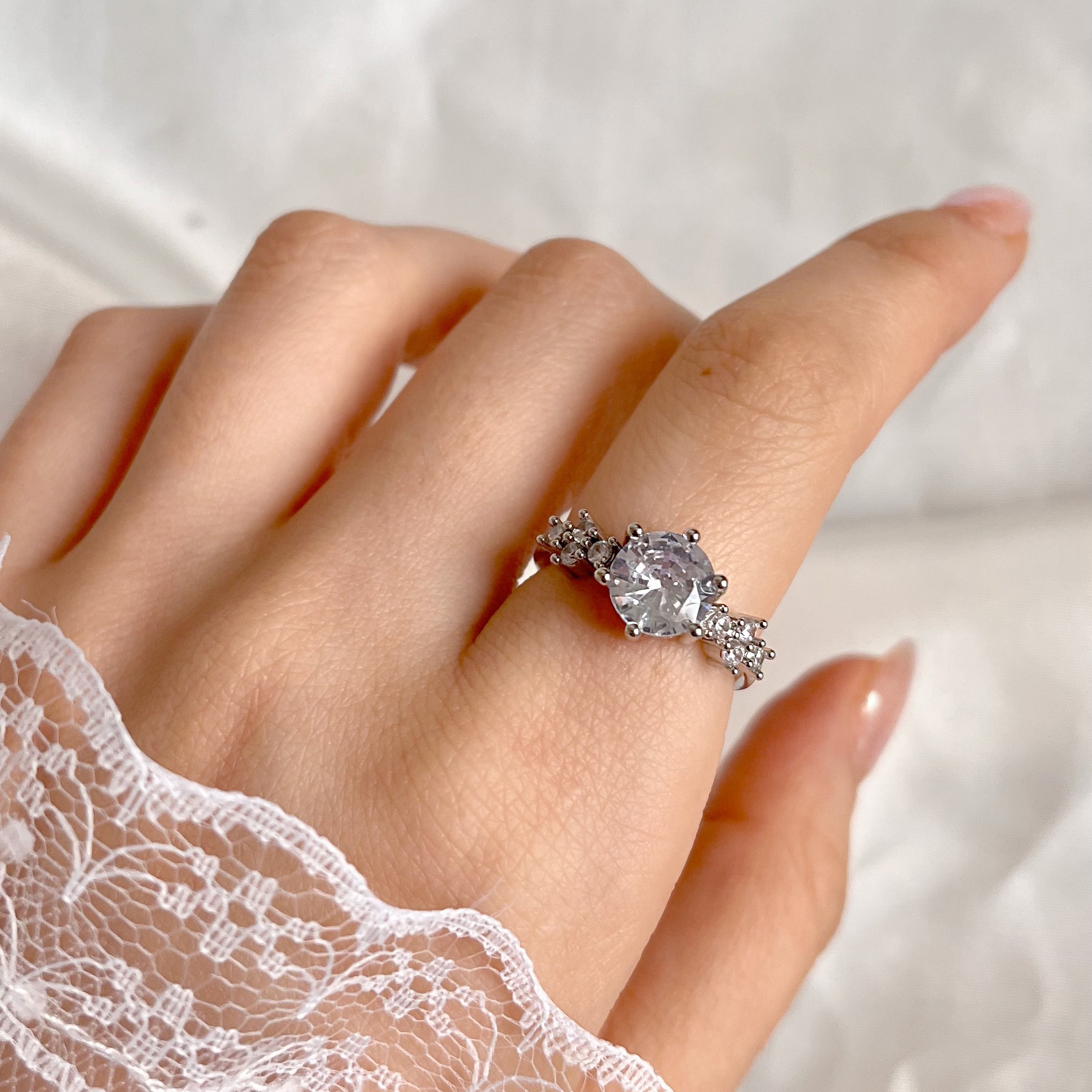انگشتر نگین دار فری سایز